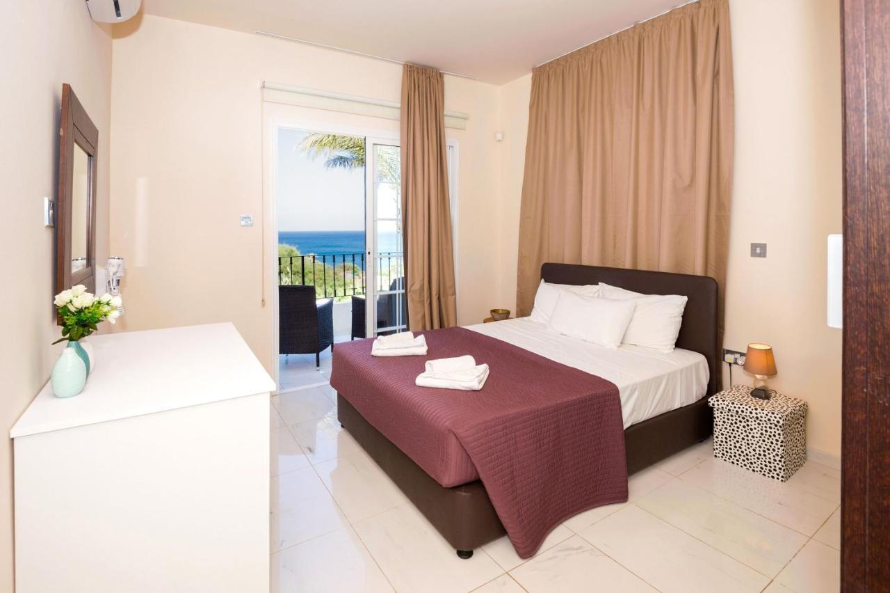 Villa Oceania - Beachfront Paralimni Dış mekan fotoğraf