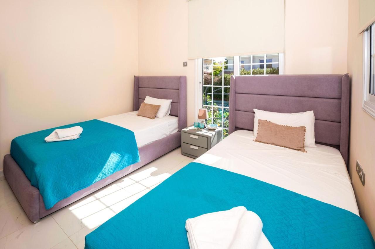 Villa Oceania - Beachfront Paralimni Dış mekan fotoğraf