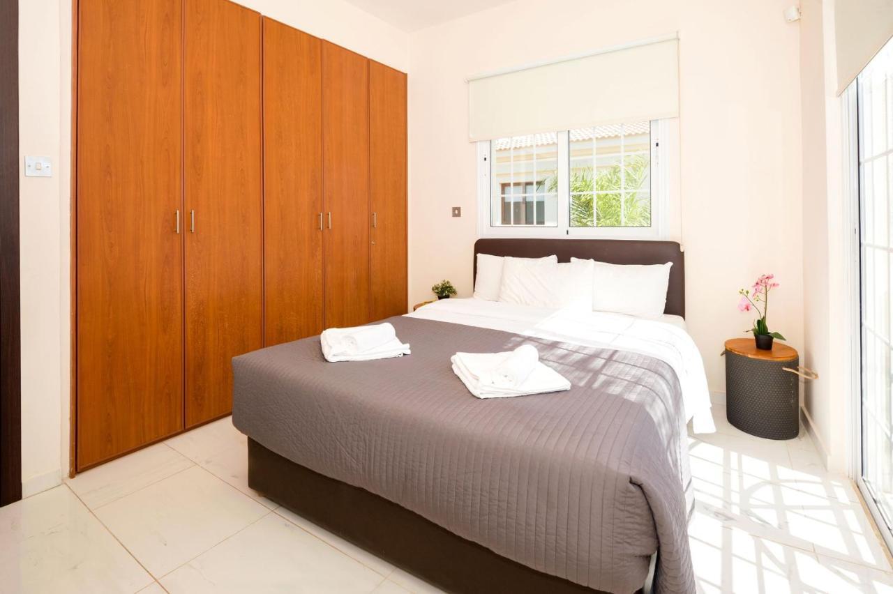 Villa Oceania - Beachfront Paralimni Dış mekan fotoğraf