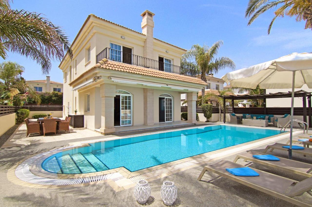Villa Oceania - Beachfront Paralimni Dış mekan fotoğraf