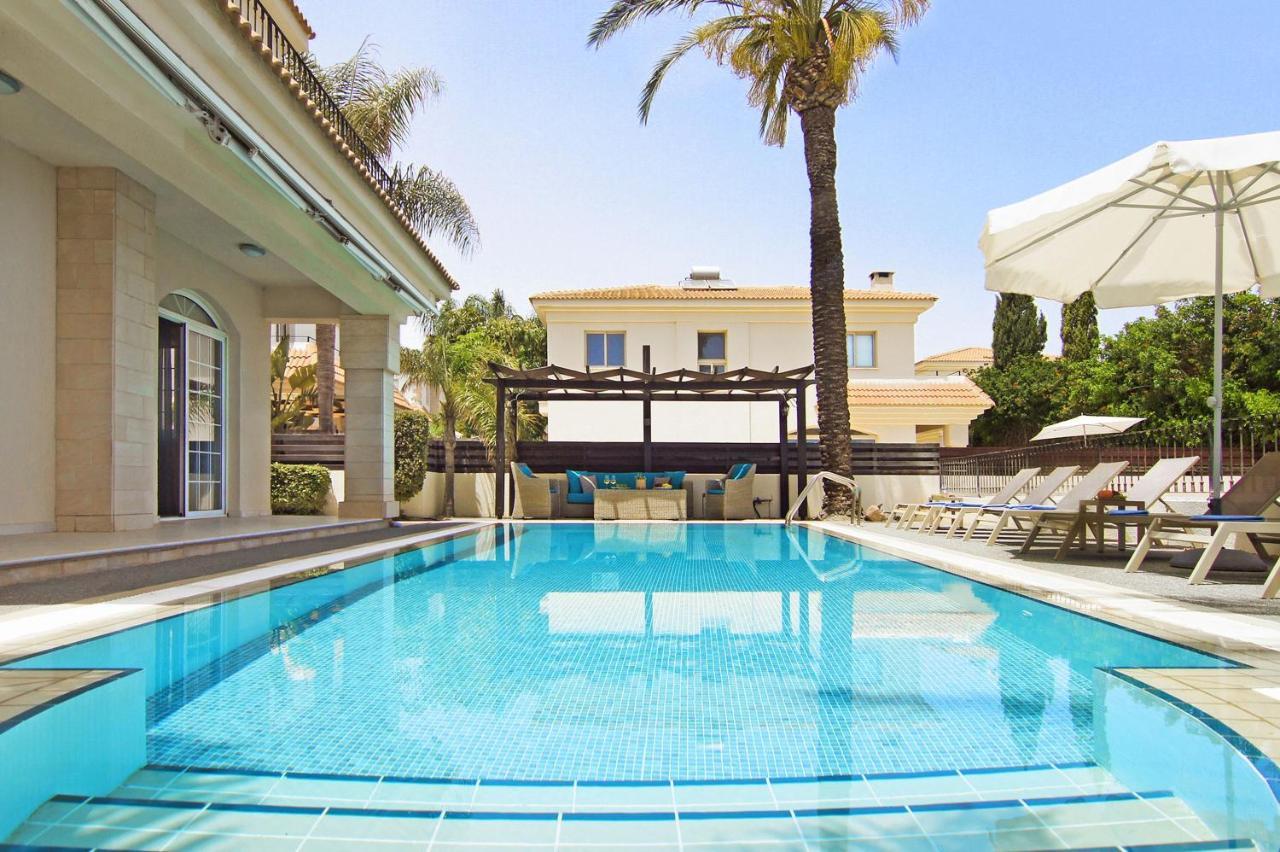 Villa Oceania - Beachfront Paralimni Dış mekan fotoğraf
