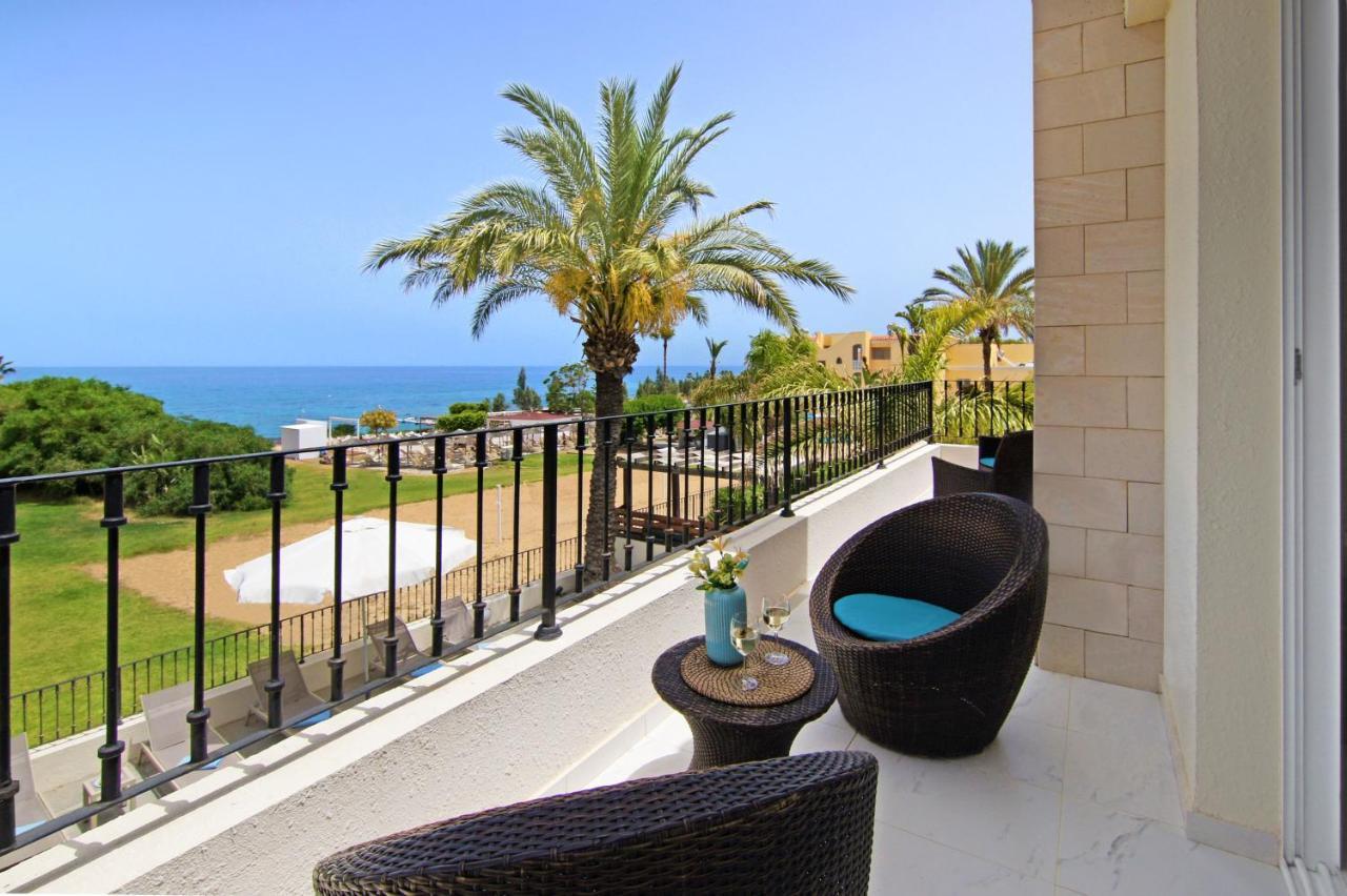 Villa Oceania - Beachfront Paralimni Dış mekan fotoğraf