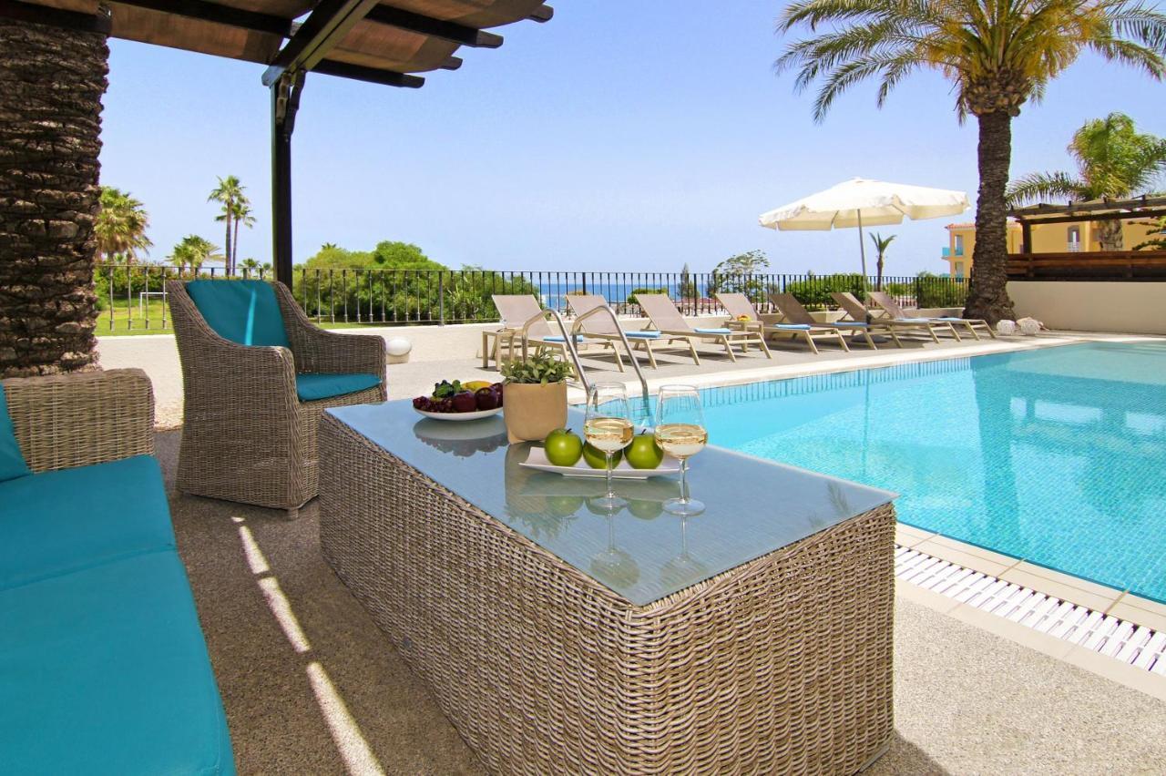 Villa Oceania - Beachfront Paralimni Dış mekan fotoğraf