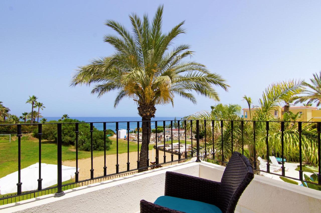 Villa Oceania - Beachfront Paralimni Dış mekan fotoğraf