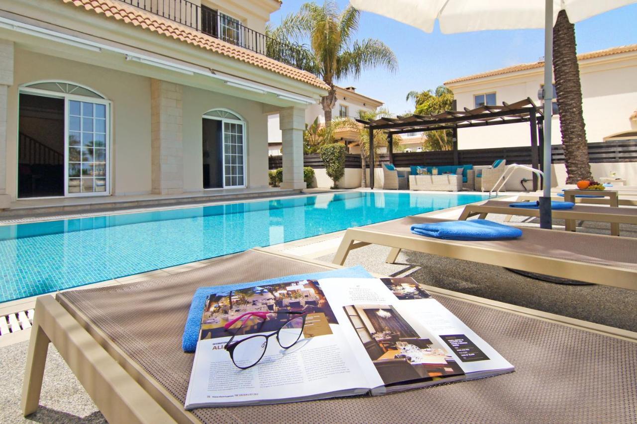 Villa Oceania - Beachfront Paralimni Dış mekan fotoğraf